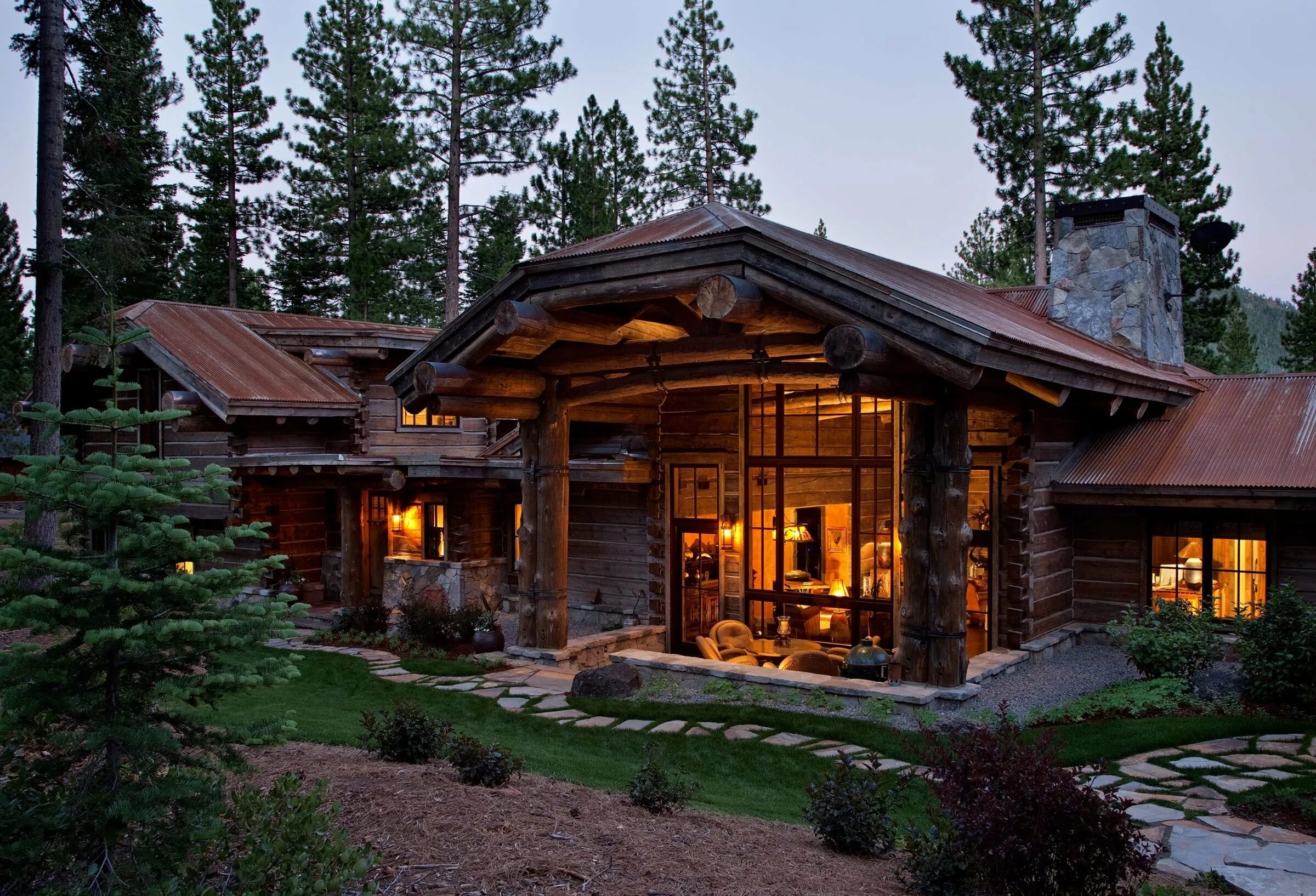 Дом из бревна лесной. Лог-кэбин (log cabin). кэбин дом. forest cabin сруб. деревянный дом в лесу.