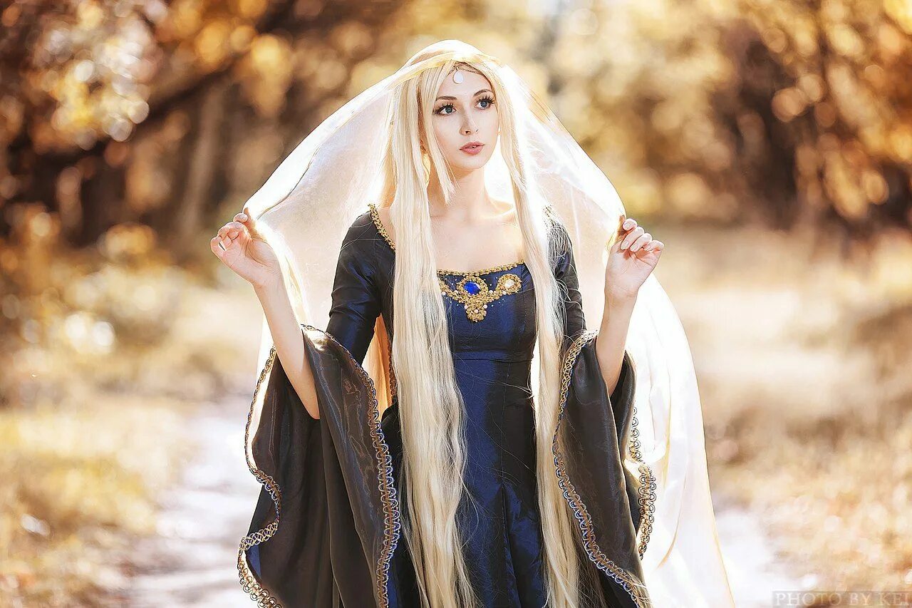 Elf cosplay. Эльф косплей Толкин. Эльфы Средиземья косплей. Эльфийка Властелин колец косплей. Эллериан Властелин колец.