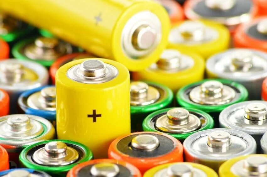 What is the battery. Сборка литий-ионных аккумуляторов. химическая батарея. батареи аккумуляторные свинцовые стационарные. alkaline battery.