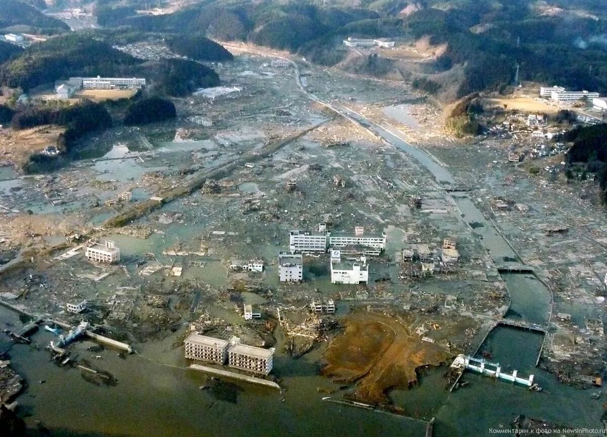 ЦУНАМИ В Японии в 2011. Катастрофа в Японии ЦУНАМИ. Землетрясение в Японии 2011.