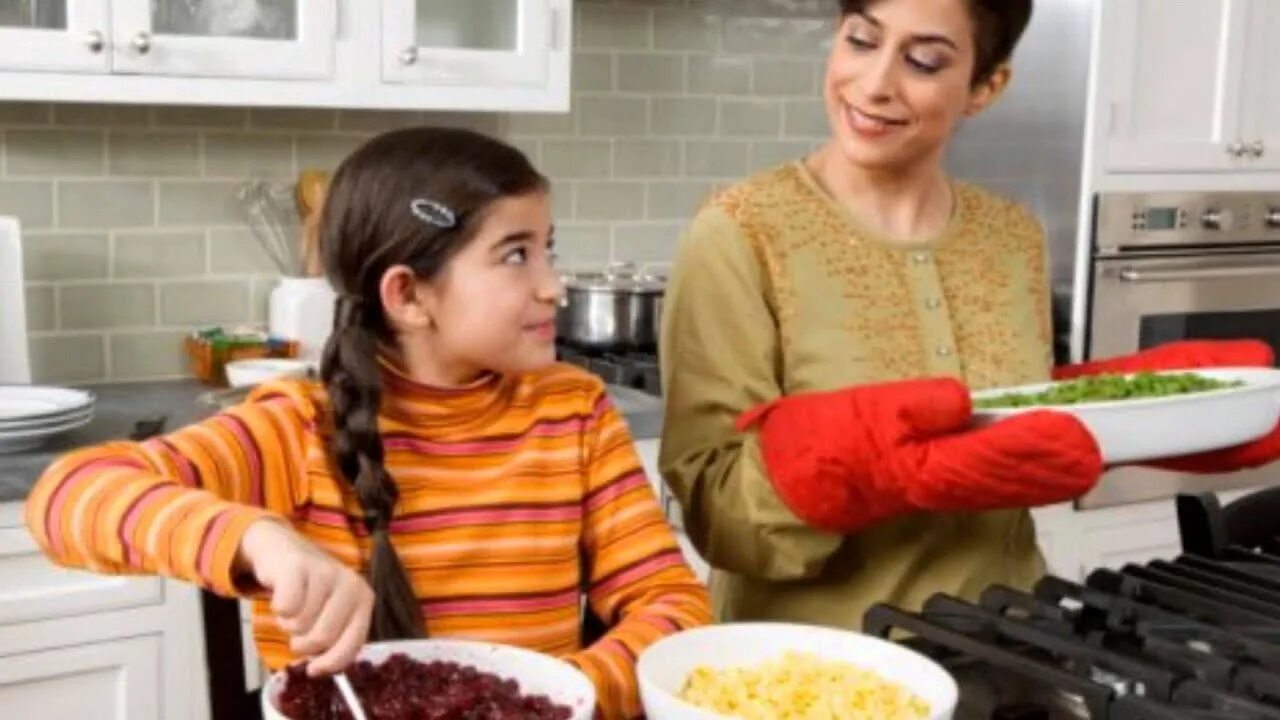 My mother cooked the dinner