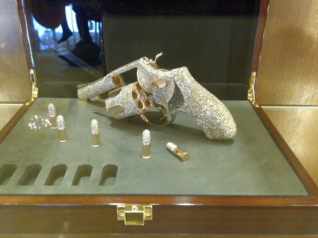 Алмаз guns. Пистолеты из алмазов.