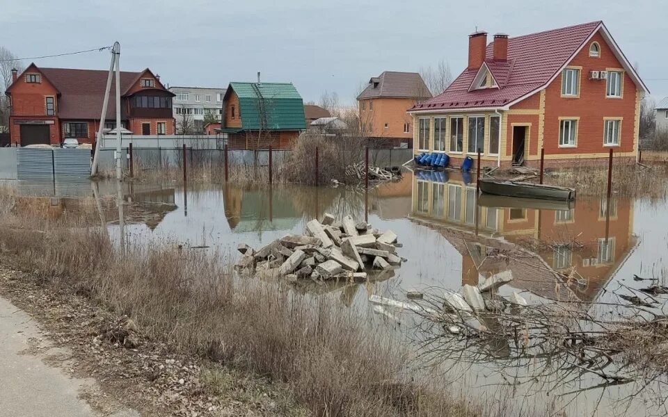 Уровень воды в мокше на сегодня. Разлив Оки в Рязани. Разлив Рязань 2023. Половодье в Рязани 2023. Агропустынь Рязань подтопления.