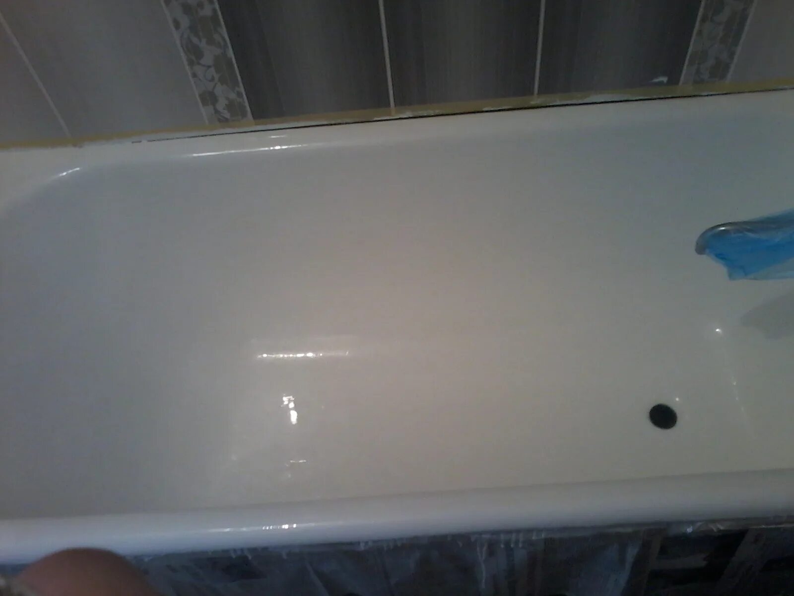 Эмалированная чугунная ванна. Эмаль для ванны чугунной. Восстановление эмали ванны. Эмалировка ванны эмалью.