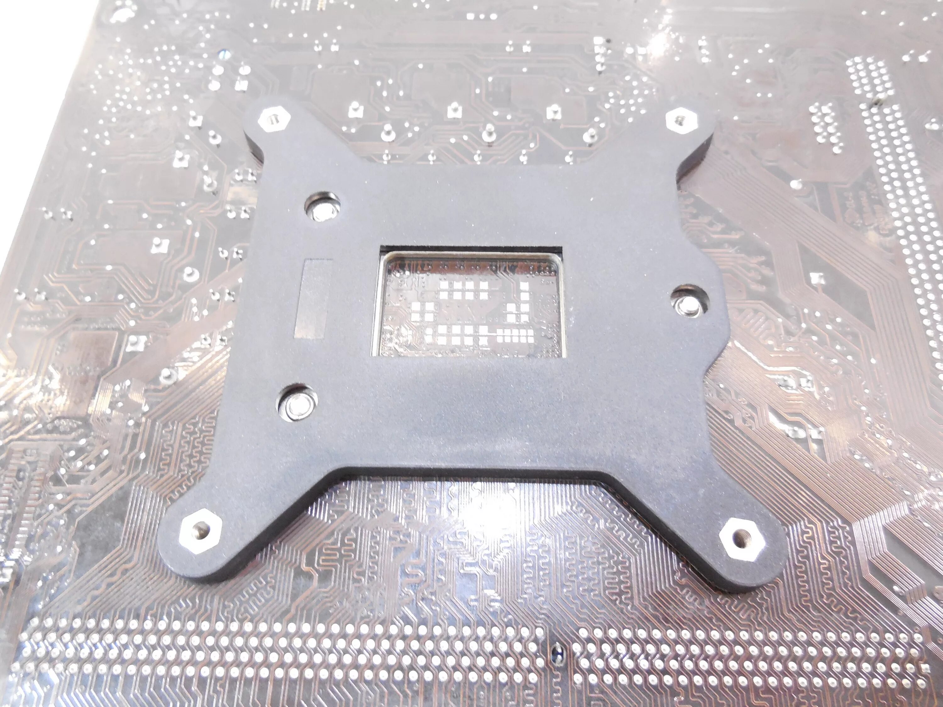 Lga 775 крепеж lga 1156. Крепление под кулер. Крепление кулера 775 сокет. Socket 1155 крепеж процессора. Бэкплейт 775 сокет.