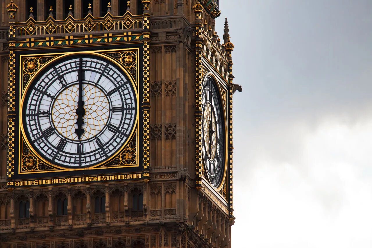 Башня Биг Бен в Лондоне. Биг-Бен (башня Елизаветы). Часовая башня Биг Бен. Лондонские часы Биг Бен.
