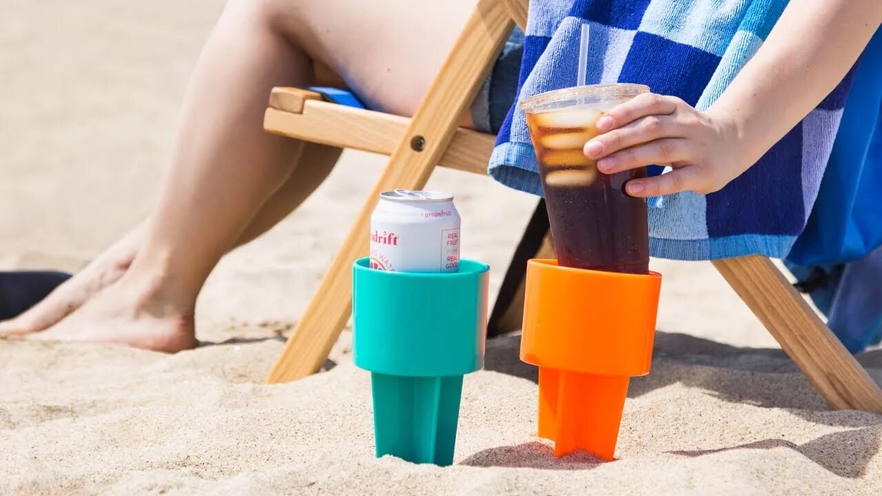 Адмаре песка напиток. Перевести Cup Sand. Spilt Drink. Carrying a Water Cup. Beach cup