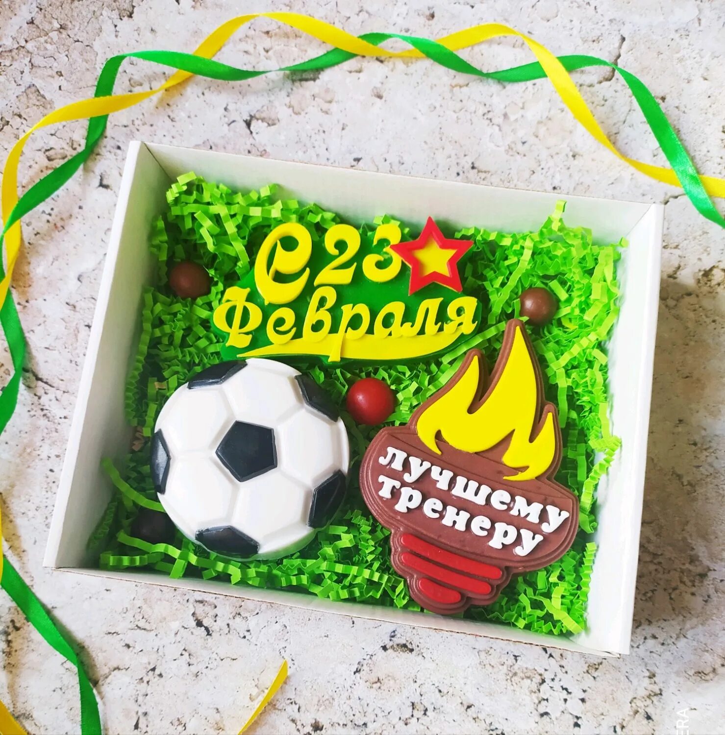 Вкусный подарок тренеру на 23 февраля. Подарок тренеру на 23 февраля. Подарок тренеру по футболу на 23 февраля. Необычные подарки тренеру. Оригинальный подарок тренеру.