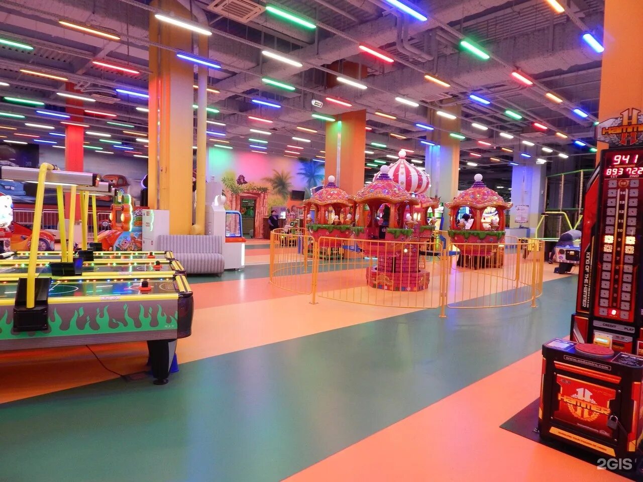 Аэропарк брянск детский развлекательный центр. Развлекательный центр брянск. Детский центр бумеранг брянск аэропарк. Развлекательный центр брянск. Бумеранг в брянске в аэропарке.