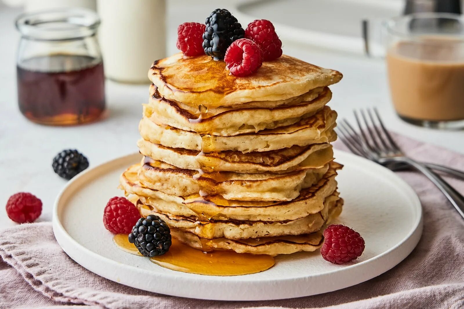 Панкейки флаффи флаффи. Fluffy fluffy панкейки. Fluffy souffle Pancakes Москва. Японские панкейки.