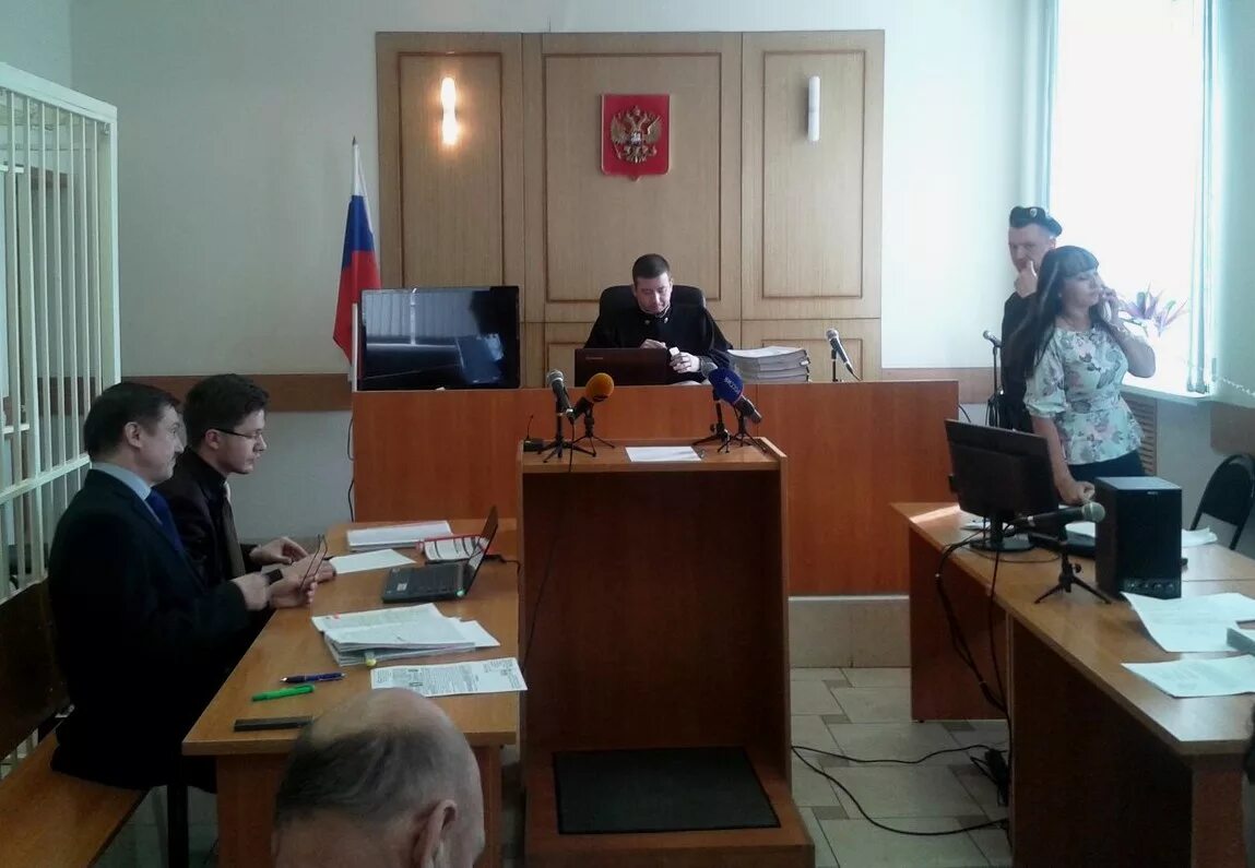 Суд ковров. Ковровский городской суд ковров. Суды коврова. Суды коврова. Областной суд владимирской области фото.