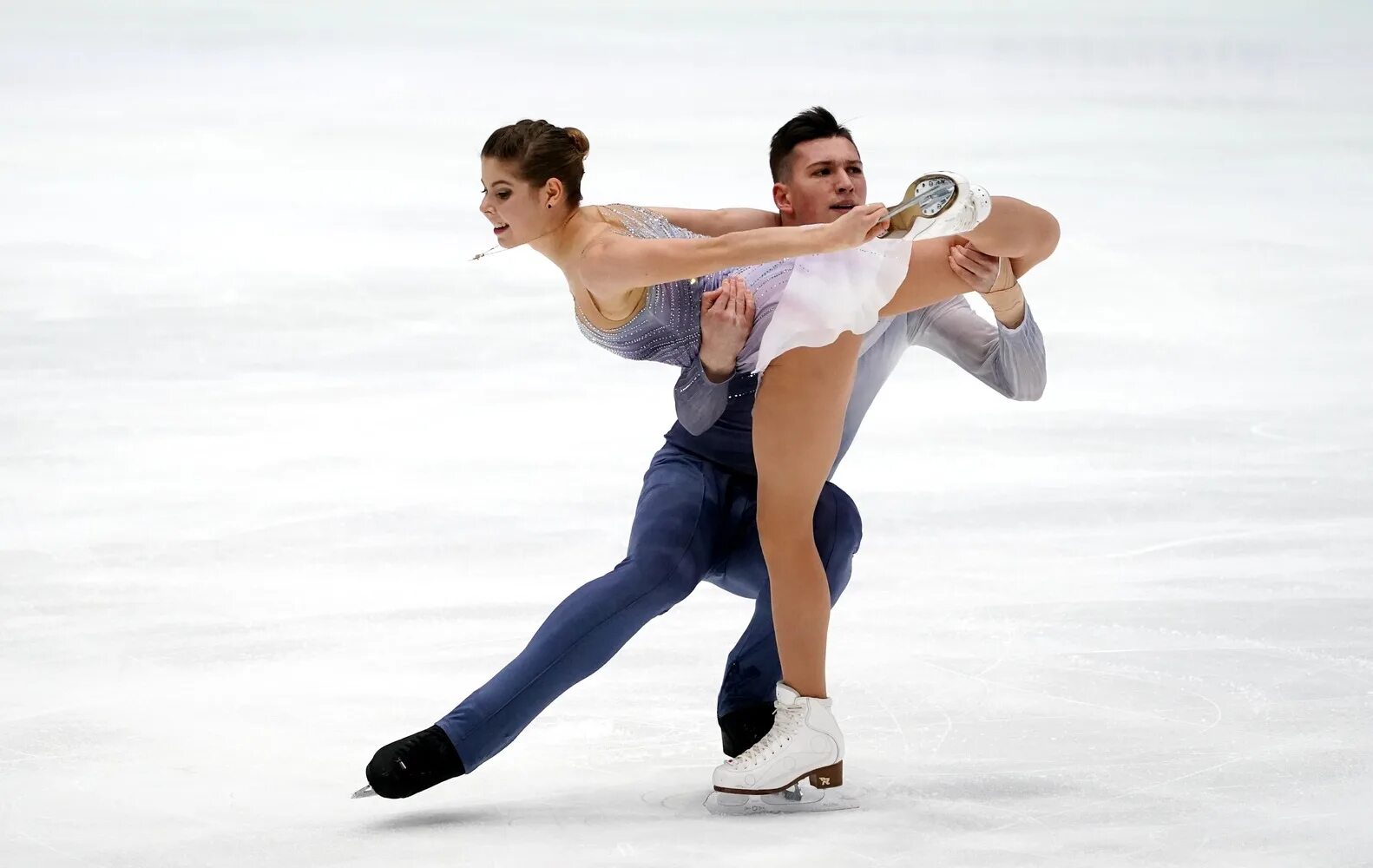 Анастасия мишина и александр галлямов олимпиада 2022. Мишина галлямов олимпиада короткая программа фигурное катание. Анастасия мишина и александр галлямов 2022. Галлямов последнее выступление. Джеффри баттл фигурист в 2022.