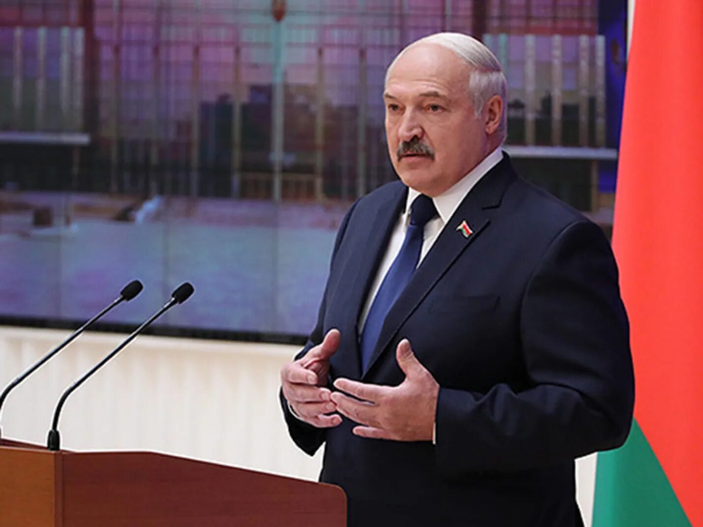 Лукашенко осудил. Александр лукашенко. президент республики беларусь александр лукашенко. александр лукашенко 2005. фото президента белоруссии лукашенко.