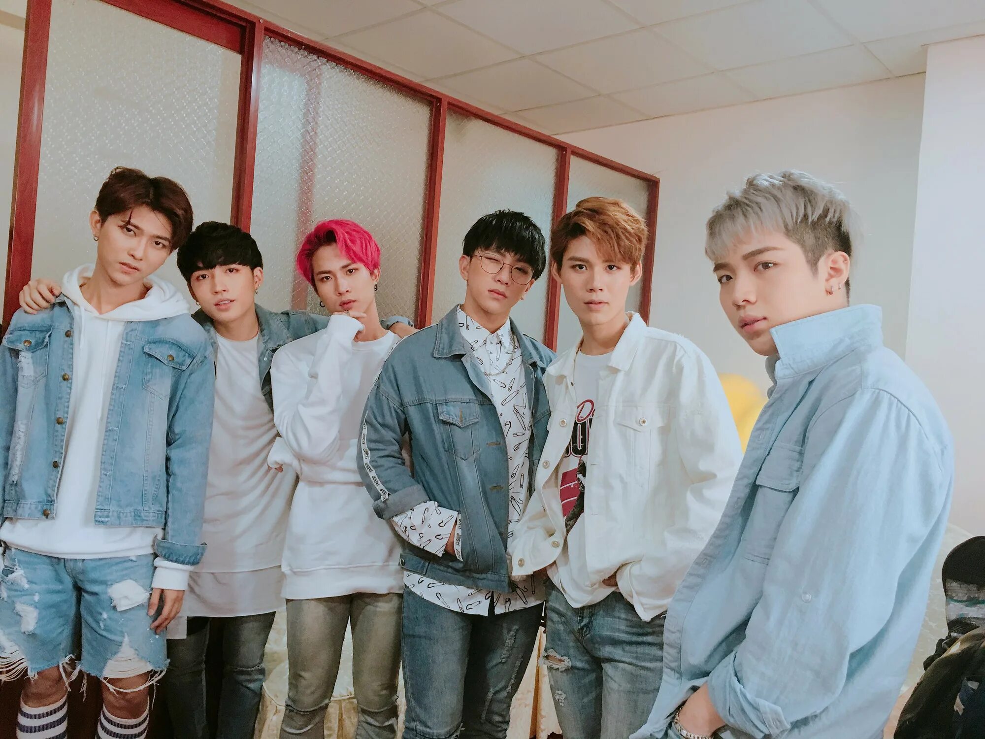 Kpop uni. Uni5 альбомы. Группа. Группа. Группа.