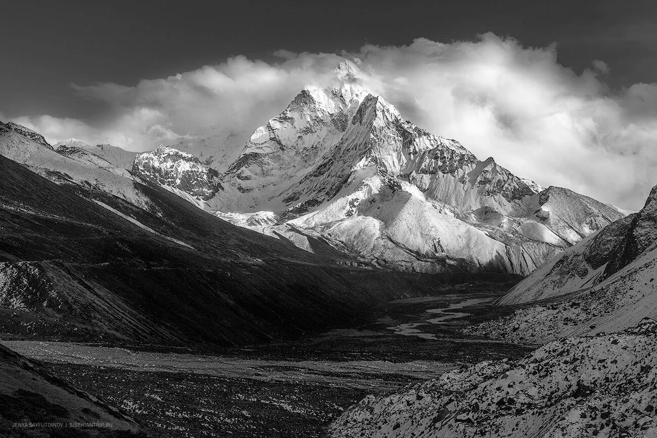 энсел адамс (ansel adams). горы ч б. горы черно белые. серые пейзажи горы. джомолунгма чб.