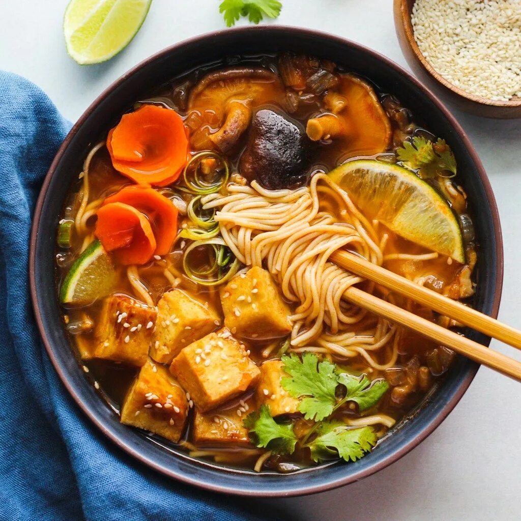 Фукуока город рамена. Toshikoshi soba. Пак рамен. Шеф рамен лапша. Пак рамен.