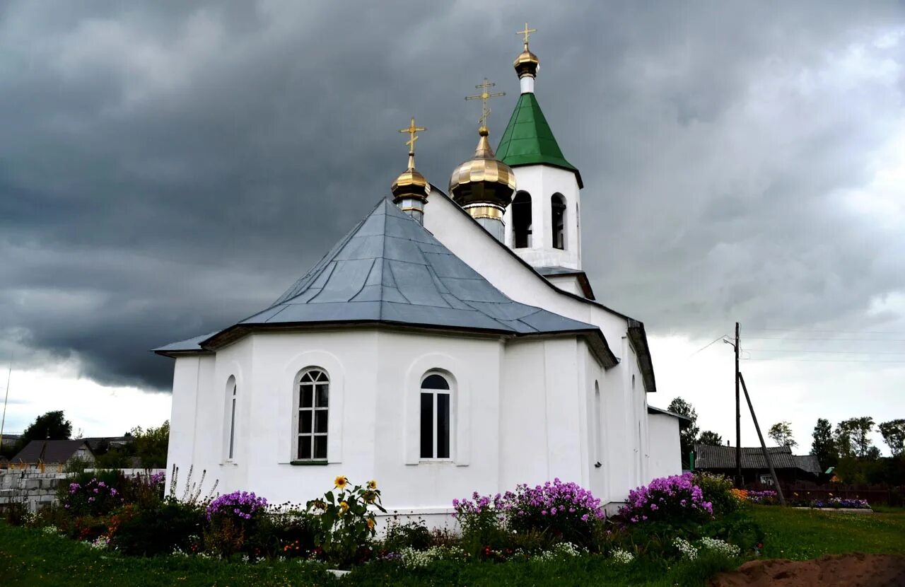 Зуевка Церковь. Церковь Архангела Зуевка. Зуевка Кировская область. Церковь Зуевка Кировской обл.