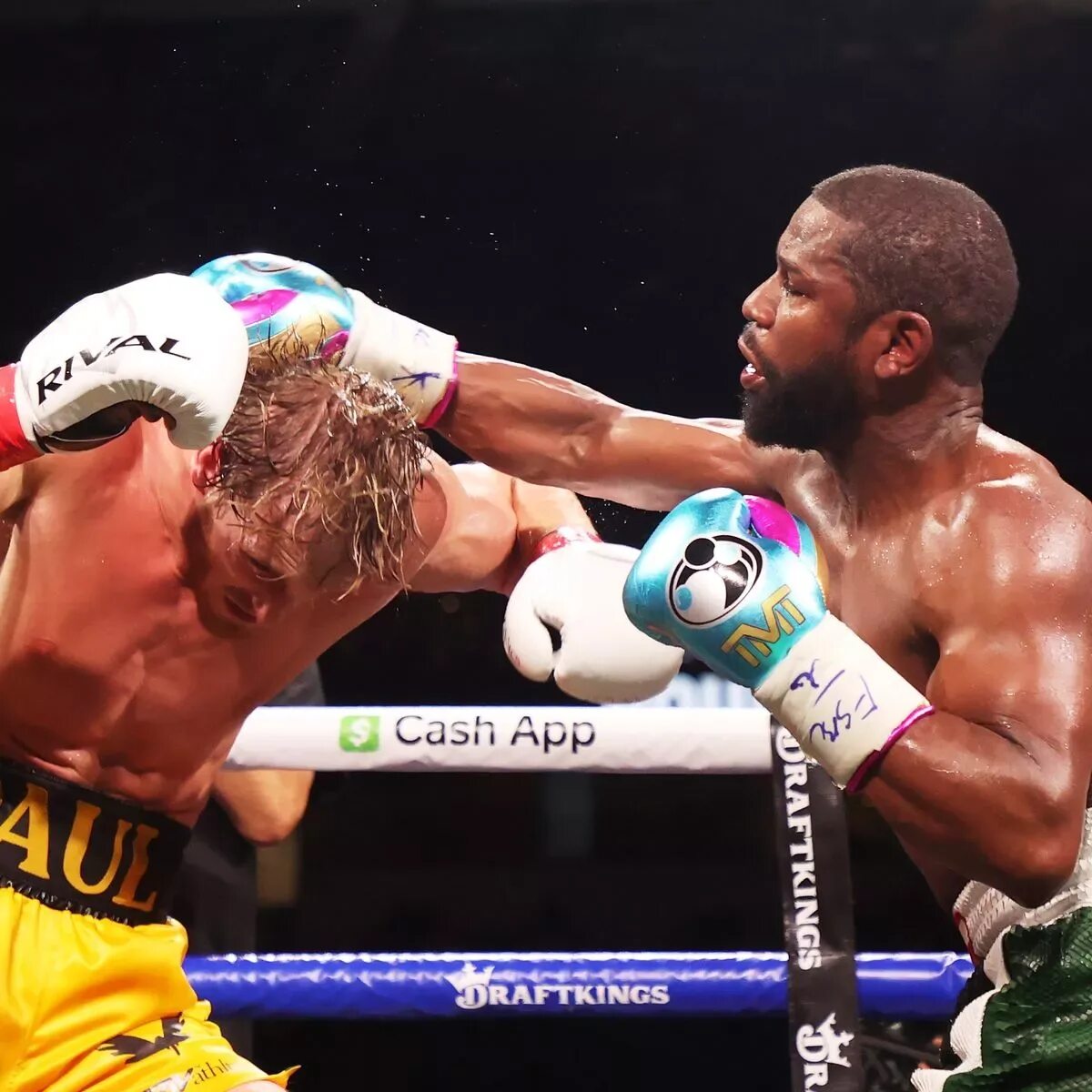 Fight with real opponents crash their eggs. Анкалаев сантос. Боксер уворот от панча. Short против tall guys. Эспиноса гонсалес артур эдуардович.