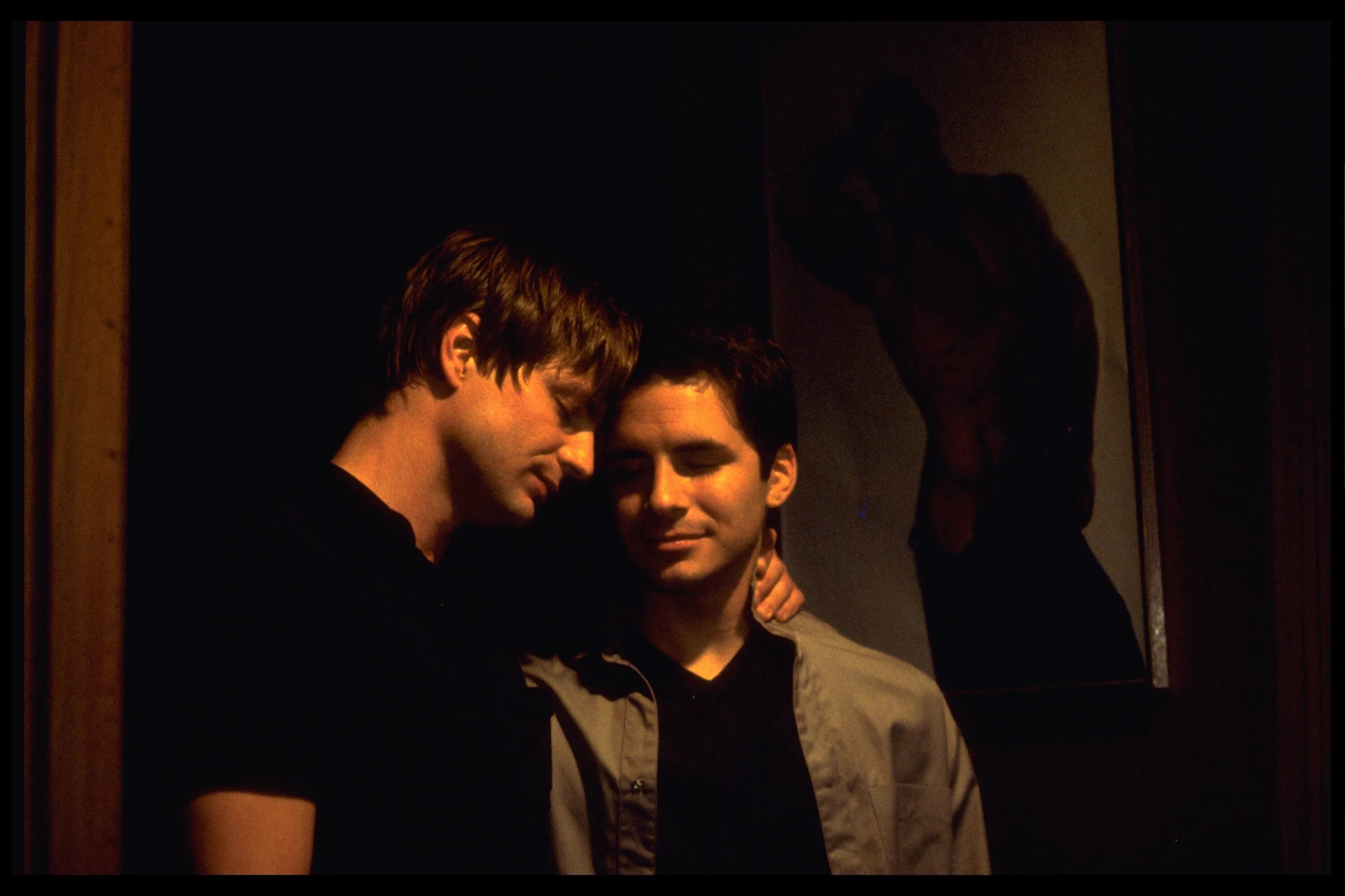 Близкий по духу человек это. Близкие друзья / queer as folk» (2000-2005). Понятие близкие друзья. Близкие друзья гиф. Брайан и джастин.