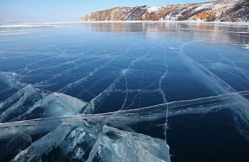 Сколько лед на байкале. Байкал лед Аллигатор. Озеро Байкал Ярославль. Игольчатый лед на Байкале. Лед Байкала вид сверху.