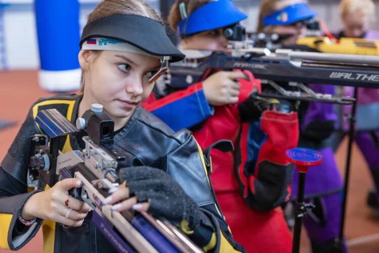 Ижевск соревнования по стрельбе. Спортивная стрельба ижевск. Сонник стрелять в тире. Пулевая стрельба ижевск. Первенство россии по пулевой стрельбе казань 2022.