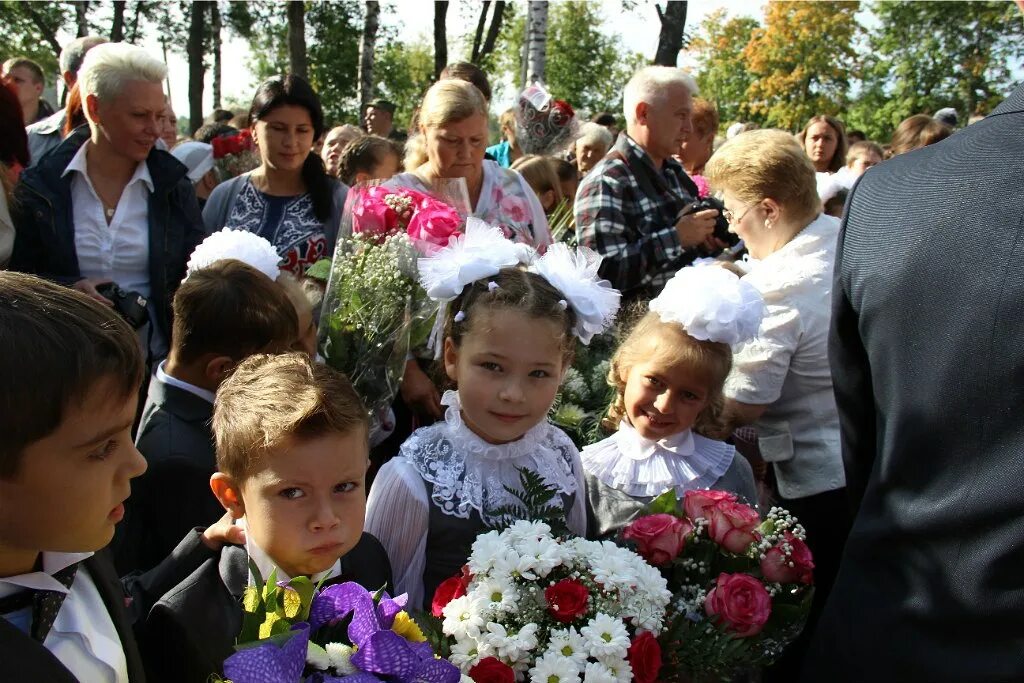 Подслушано струнино. Школа 11 Струнино. МБОУ СОШ 10 Струнино. Учителя школы 10 город Струнино. Город Струнино Владимирская область школа номер 12.