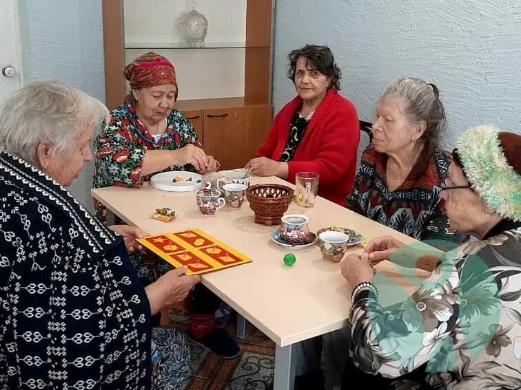 Дом престарелых в красноярске. Пансионат в полевском для пенсионеров. Прогулки в пансионате. Пансионат для пожилых красноярск. Пансионат для престарелых красноярск.