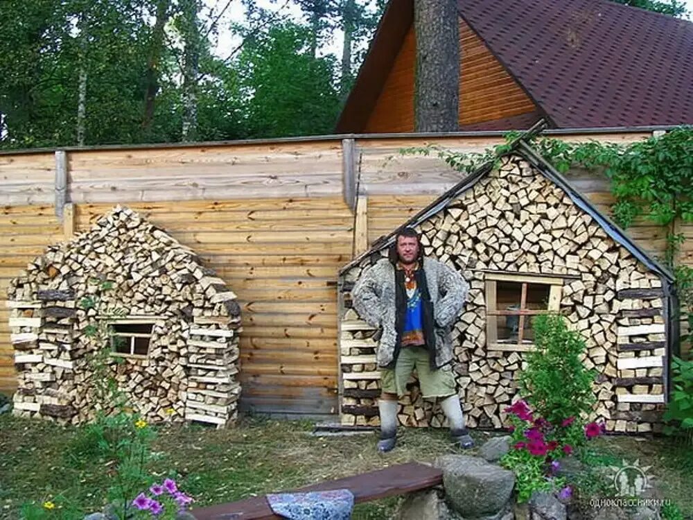 Хозблок из бревна