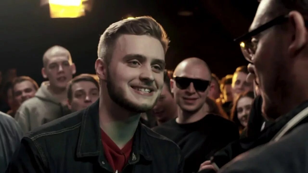 Версус фреш блад 4. Птица летит против ветра. Летай против. Letai рэпер. Птицы летят против ветра или по ветру.