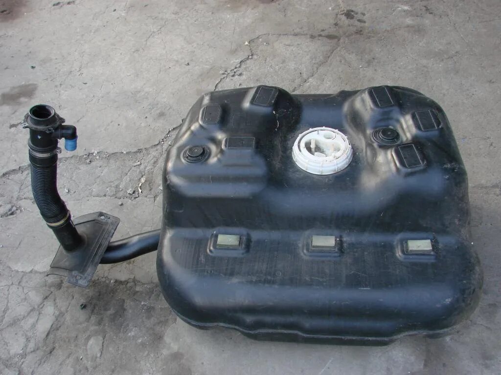 Топливный бак фиат дукато 244 елабуга. Бак фиат дукато 244. Топливный бак фиат дукато. Топливный бак фиат дукато 120 литров. Топливный бак фиат дукато 244.