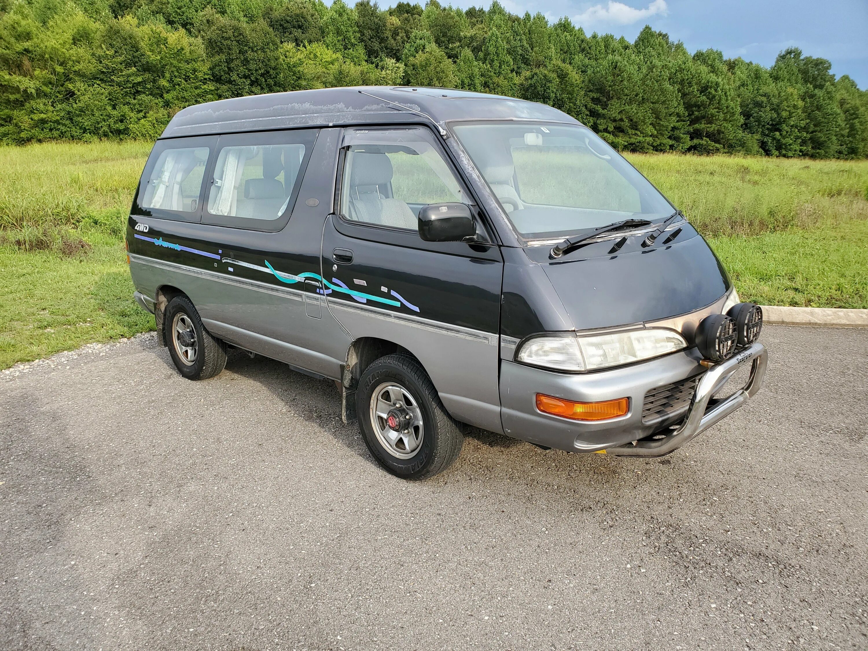 Тойота микроавтобус москва. Toyota Lite Ace. Toyota Hiace 1995. Toyota Lite Ace 4. Toyota Lite Ace GXL.