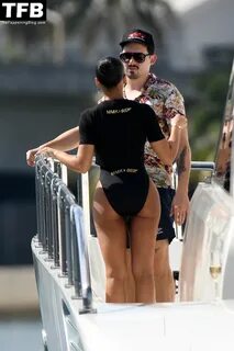 Lori Harvey Shows Off Her Sexy Butt as She Poses on a Yacht in Miami (23 Ph...