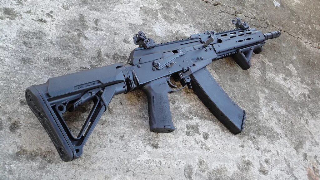 Акс-74у Magpul. Акс74у в обвесе. Аксу-74 в обвесе. Аксу-74 в обвесе магпул.