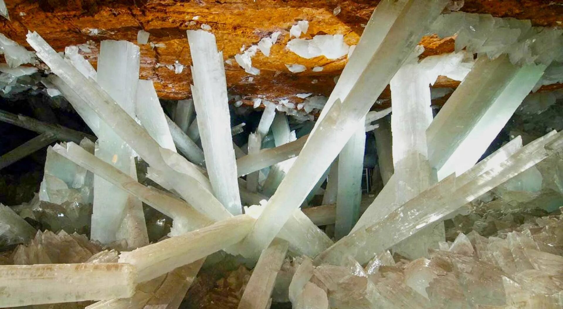Кристалл шахты. Пещера Куэва-де-Лас-Кристалес. Гипсовые Кристаллы Мексика. Мексиканская пещера кристаллов. Джант Кристал.