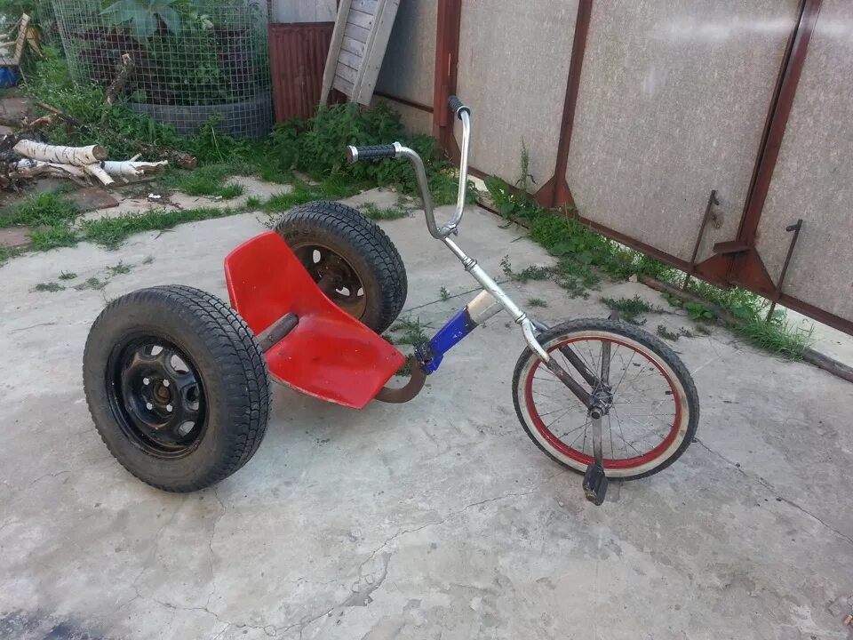 Колеса на детский трехколесный велосипед. Колеса на дрифт трайк. Bridgestone Pedal-Electric Trike. 4х колёсный дрифт трайк. Трехколесный велосипед с колесами от машины.