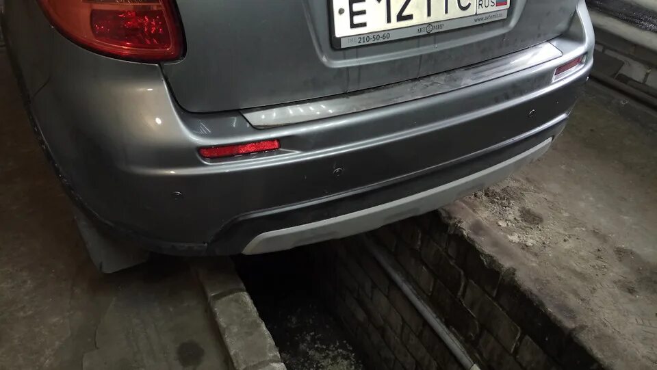 Передние парктроники на сузуки sx4. Парктроники suzuki. Парктроники suzuki. Парктроник для сузуки гранд витара 2008. Парктроники suzuki.