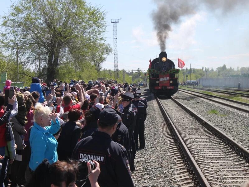 42 Школа Энгельс станция Анисовка. Станция Покровск Энгельс. Железнодорожная станция Покровск Энгельс. Вокзал Покровск Энгельс.