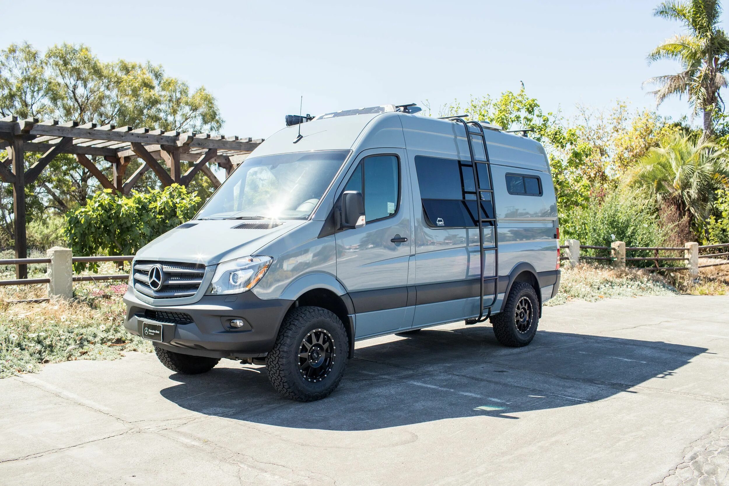 Мерседес спринтер 4. Mercedes-Benz Sprinter 4x4. Мерседес Спринтер 4x4. Спринтер 4х4 Iglhaut. Mercedes Sprinter 4x4 Camper.