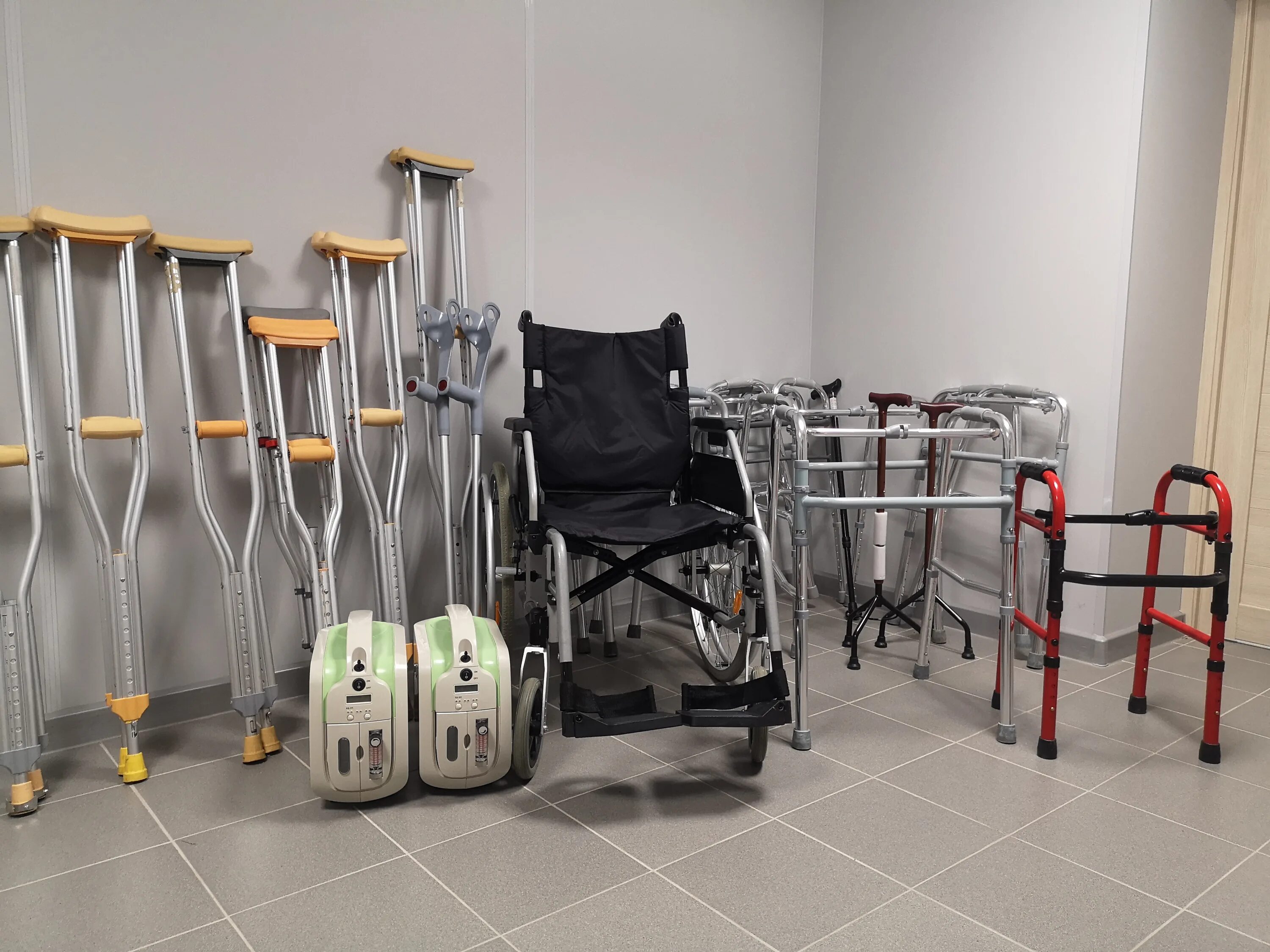 тср для реабилитации 1200х400. костыли подмышечные са801l. медицинские изделия и средства реабилитации. технических средств реабилитации (тср). кресло-туалет (стул для душа) aquatec picо.