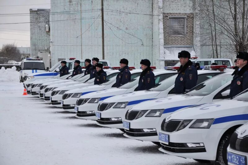 Автомобиль через гибдд. Автомобили патрульные ППС, ДПС,. Киров полицейские машины. ППС ГИБДД. Полиция Россия патрульный автомобиль.