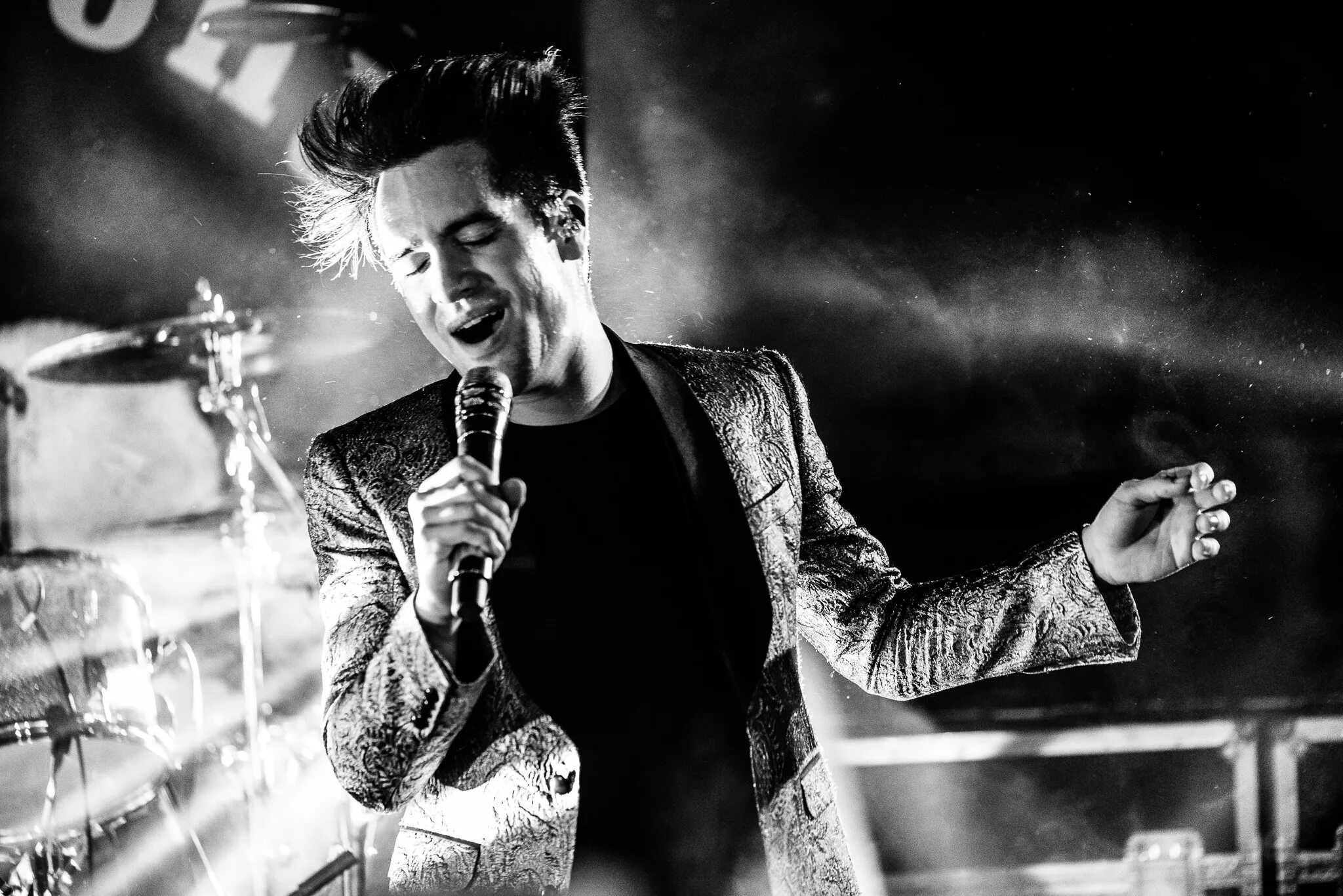 Panic at the disco new. Группа Panic! At the Disco. Паник эт зе диско. Паник эт зе диско солист. At the Disco 2016 группа.