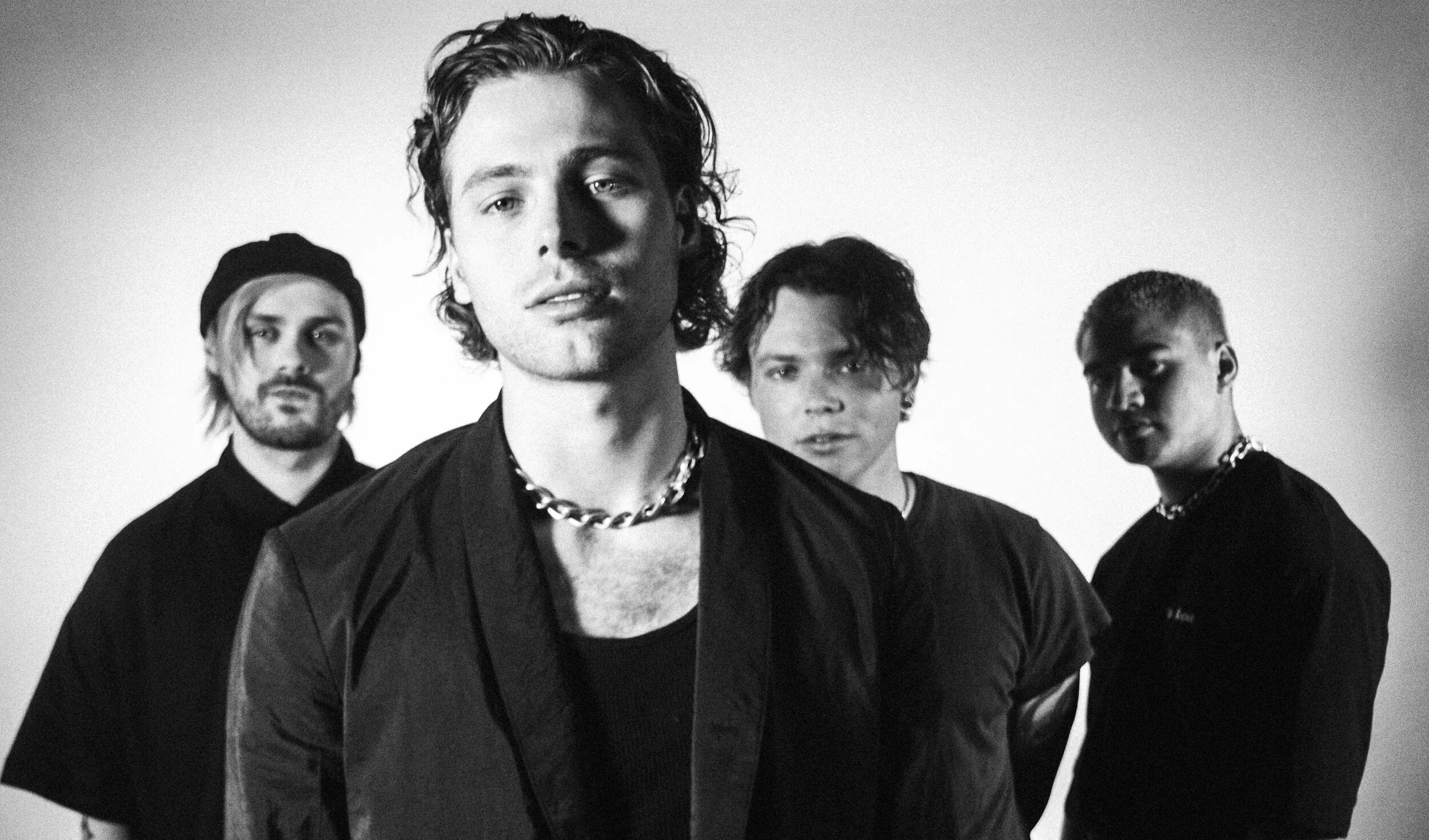 Песня seconds of summer. 5 Seconds of Summer. 5 Seconds of Summer easier. Teeth 5 seconds of Summer. 5 Seconds of Summer Teeth album.
