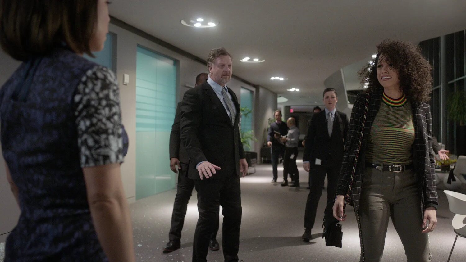 Raising dion фильм 2. Воспитывая диона 2 сезон 2 серия. Алиша уэйнрайт воспитывая диона. Воспитывая диона 2019 сериал. Воспитывая диона 2019 сериал.