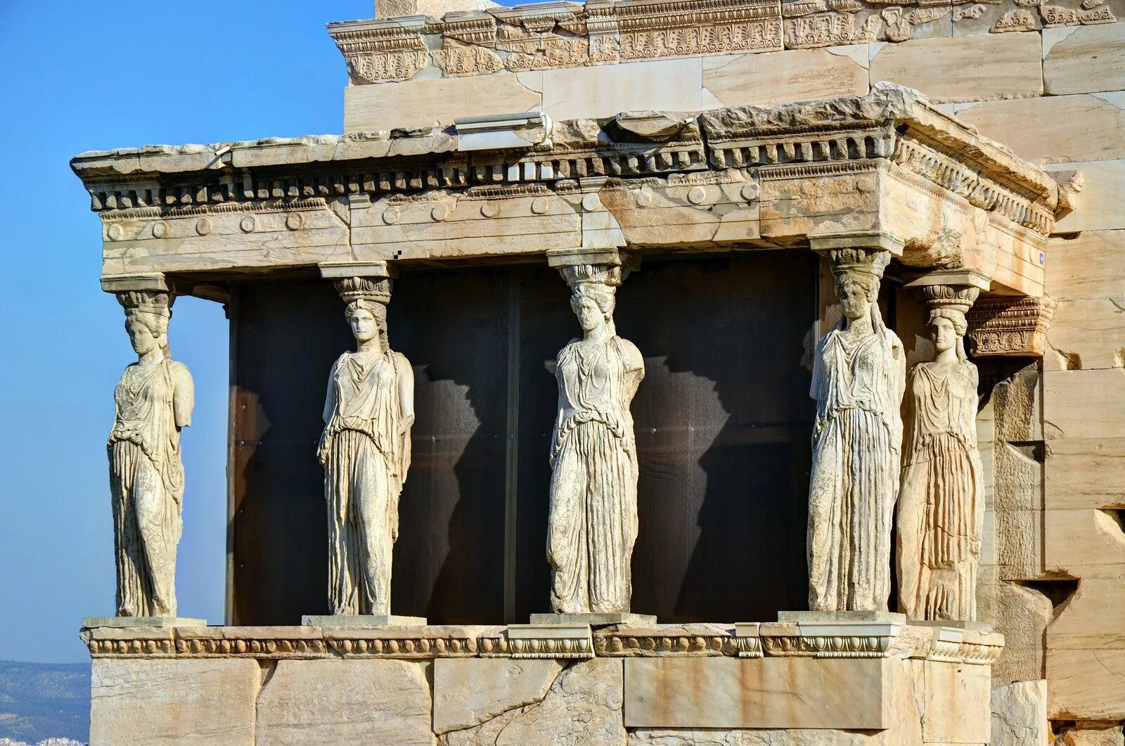 Памятник античной архитектуры