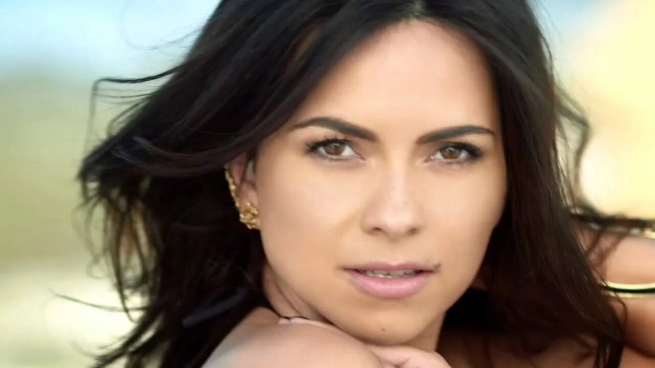 Inna cola song. Inna balvin. Inna balvin. Inna mv. Inna balvin.