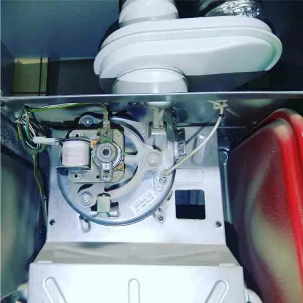 Baxi luna 3 ошибка е03. Baxi eco four датчик тяги. baxi eco 3 compact e03. котёл бакси ошибка е03. baxi eco 3 е10.
