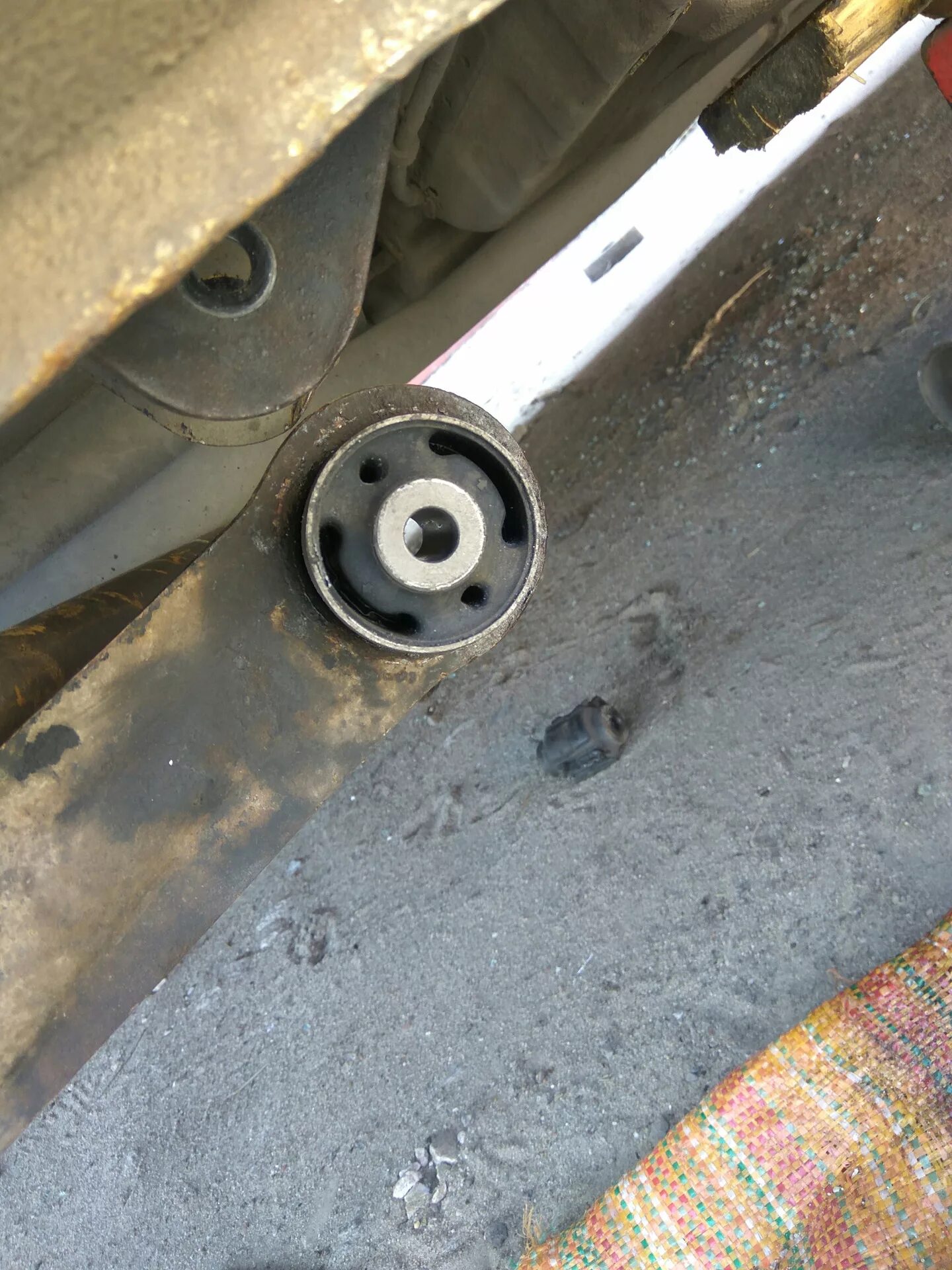 втулки балки киа рио. сайлентблок балки киа рио 3. замена задних сайлентблоков рио 3. замена задних сайлентблоков рио 3. задний сайлентблок киа рио 3.