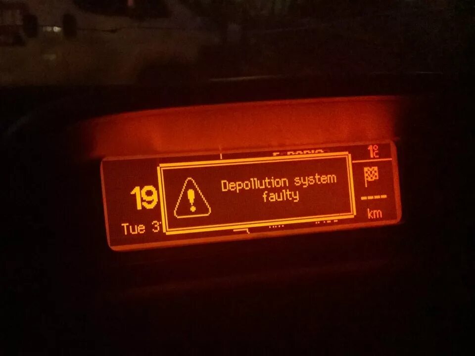 Почему горят пежо. Depollution System faulty 307 Пежо 1.6 бензин. Depollution System faulty Peugeot 207. Peugeot 308 depollution System faulty. Gearbox faulty Peugeot 307.
