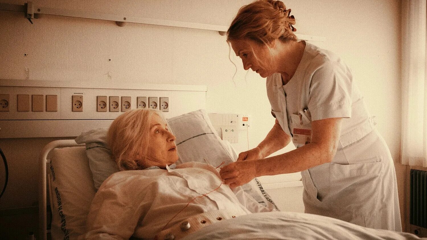 Фильм город. Королевство исход 2022. Королевство сериал ларс фон триер. Королевство ларса фон триера. Королевств исход фон триер.