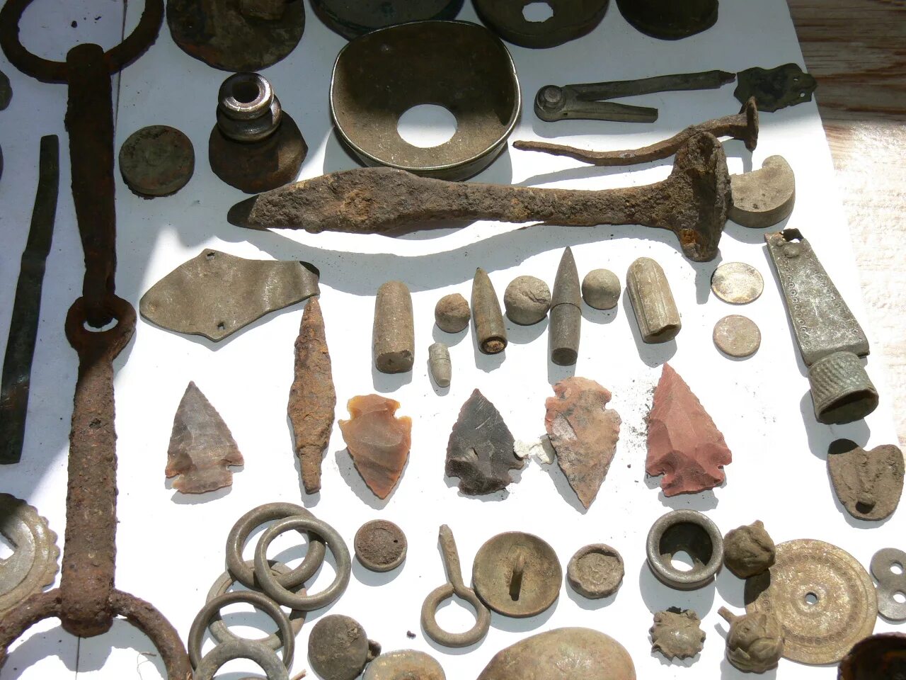 Раскопки в дербенте. Раскопки древности абзелиловский район. Раскопки в хакасии 2022. Бронзовая накладка дьяковская 2 век. Археологические раскопки в башкирии в 2023г.